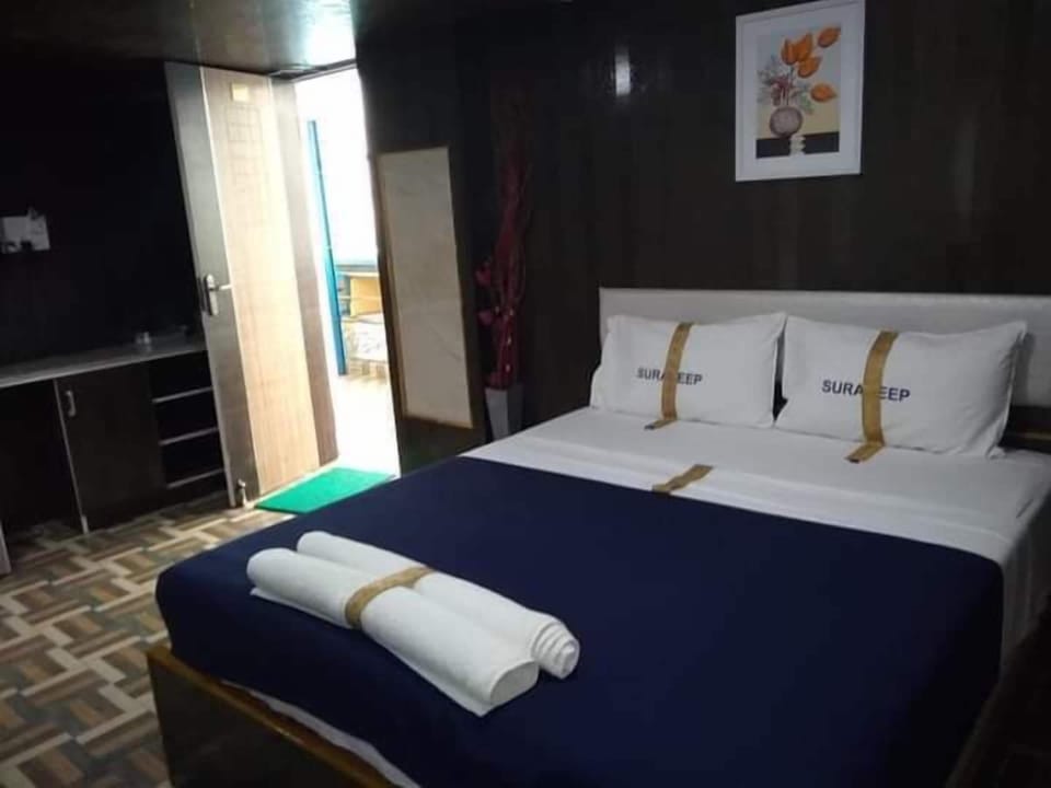 Deluxe Double Room | Desk, laptop workspace, free WiFi, bed sheets