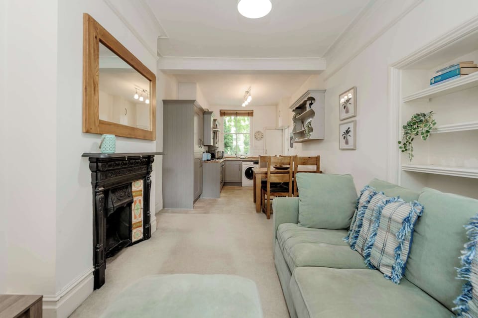 Apartment (2 Bedrooms) | Front of property