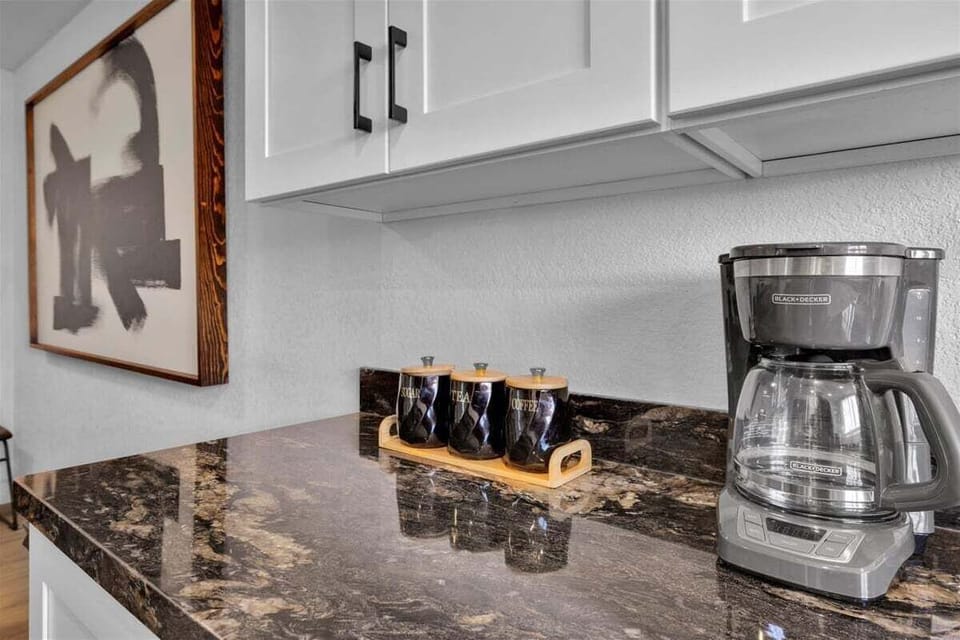 Condo, 1 Queen Bed, Patio, Garden View (Parocela P113) | Interior