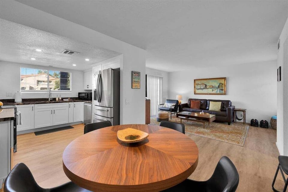 Condo, 1 Queen Bed, Patio, Garden View (Parocela P113) | Interior