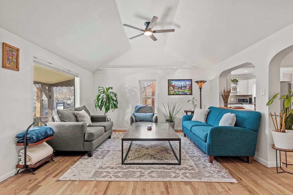 Spacious living room