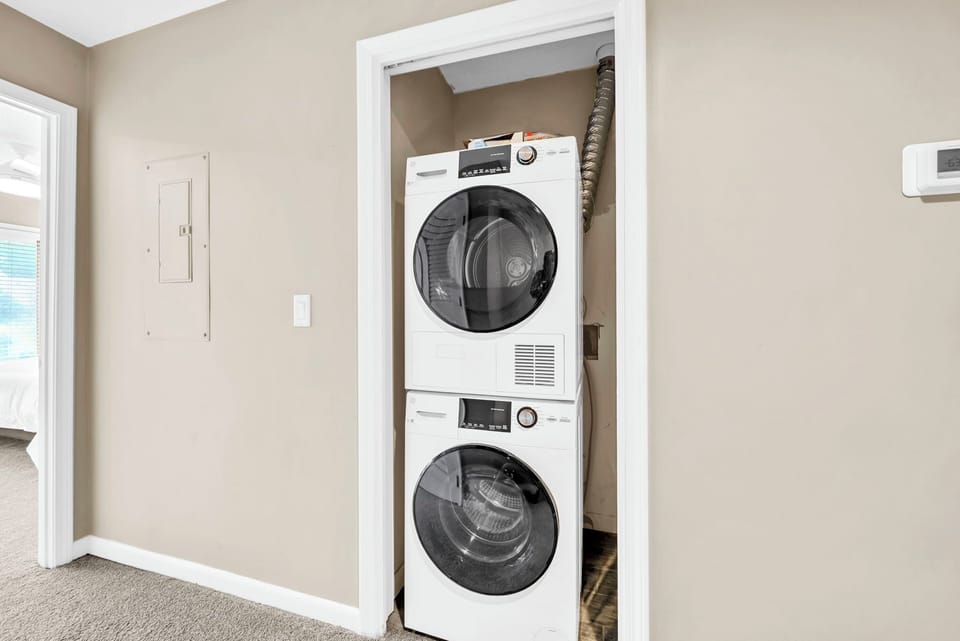 Washer/dryer upstairs