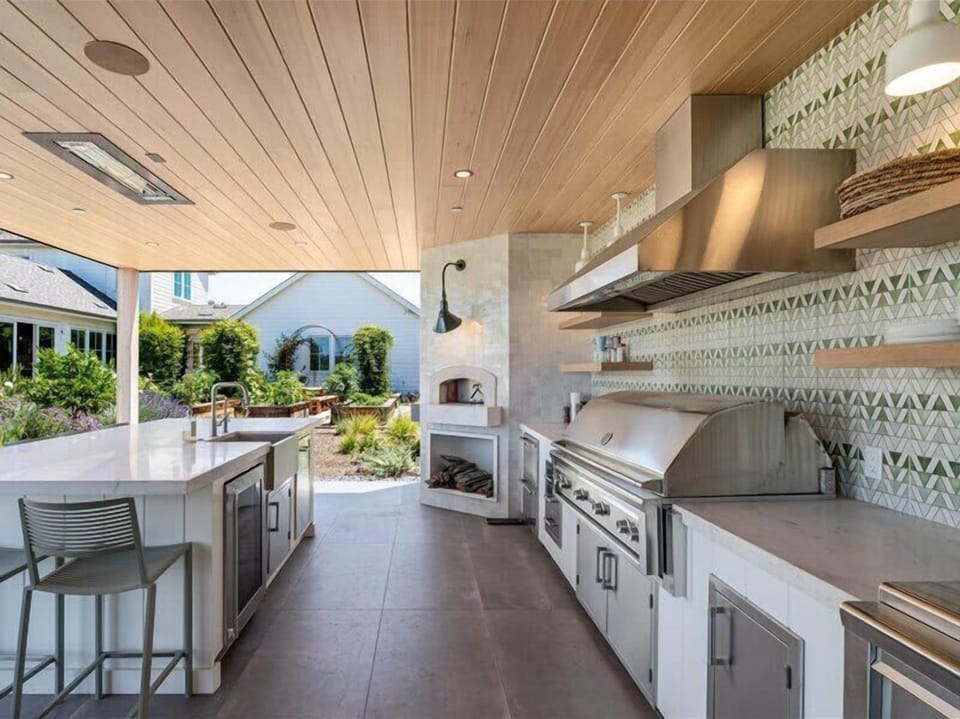 Outdoor kitchen