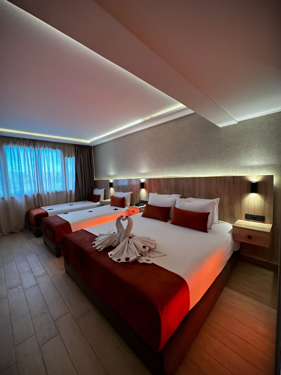 Comfort Room, City View | Premium bedding, minibar, in-room safe, desk