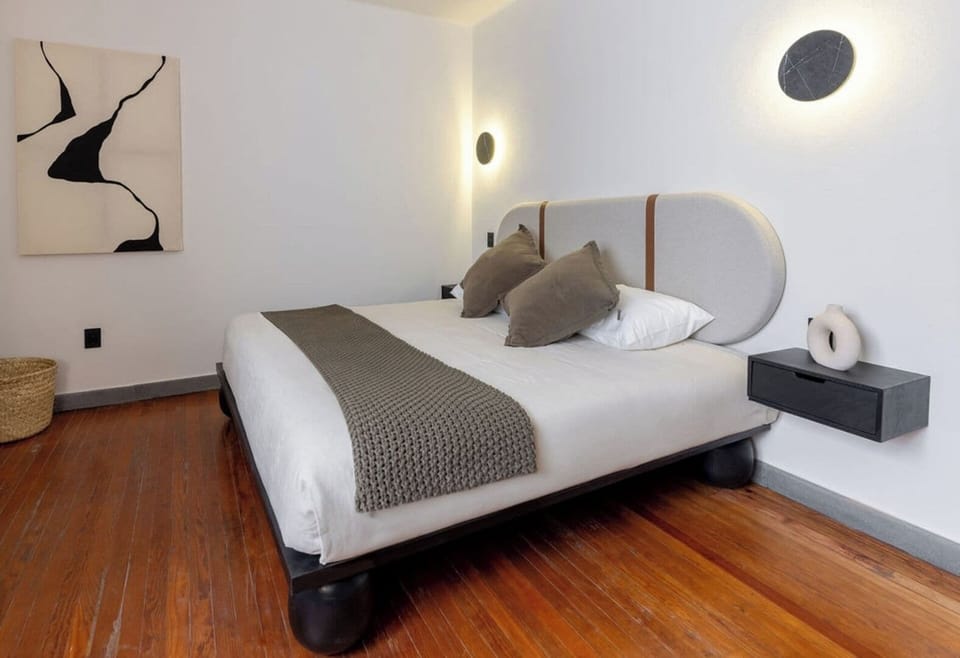 Basic Single Room | WiFi (free), bed sheets
