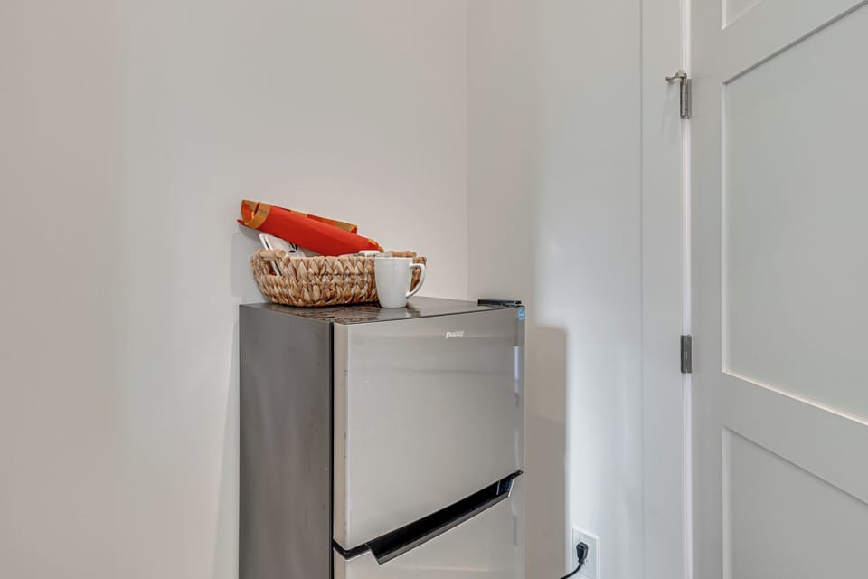 Kitchenette | Toaster | Keurig