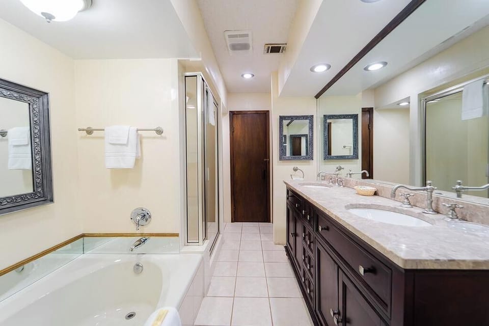 Master Bath with walk in shower and nice soaking tub 