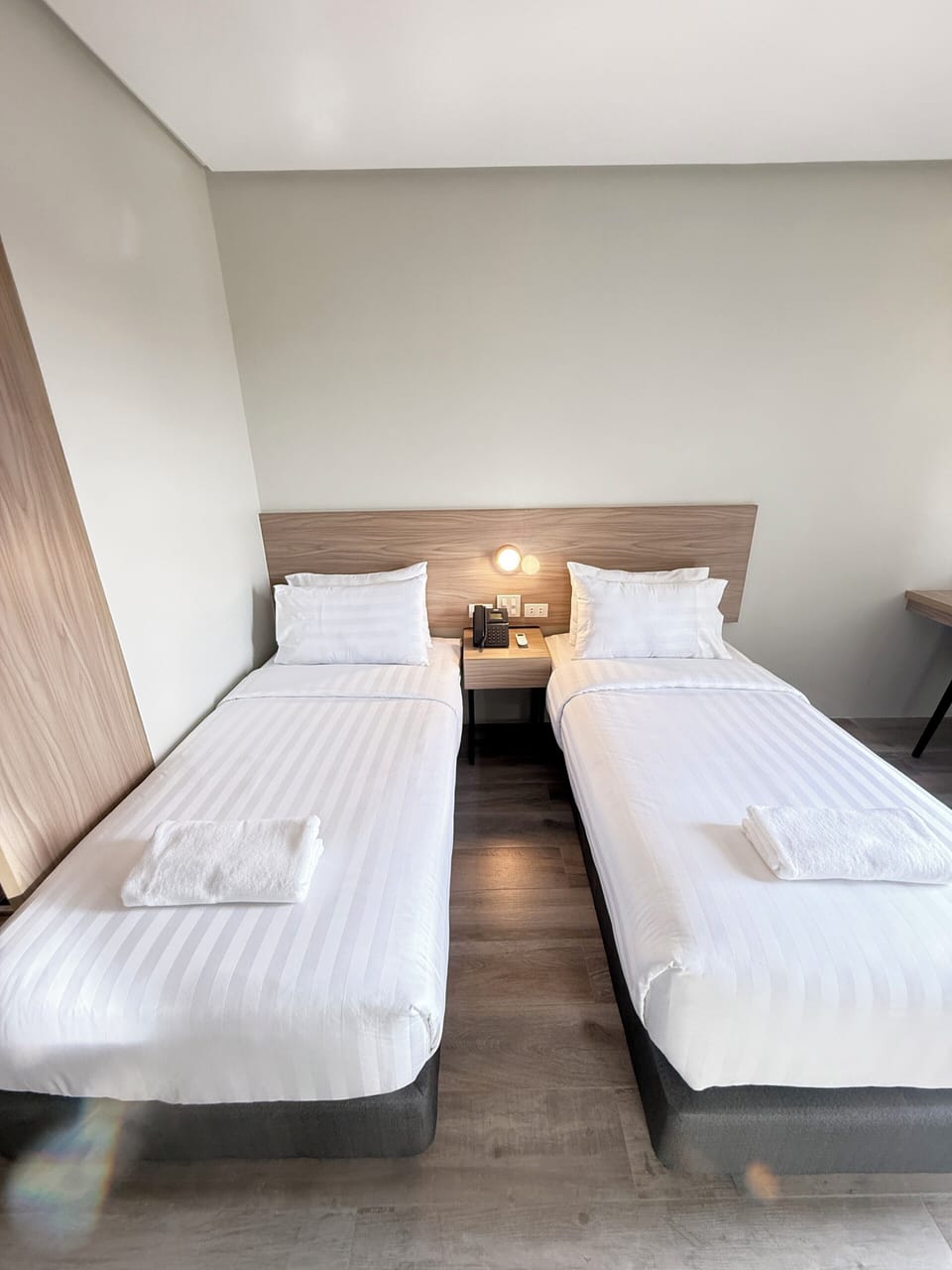 Basic Room | Desk, laptop workspace, iron/ironing board, free WiFi