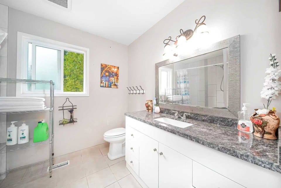 Family House, Garden View | Bathroom | Shower, hair dryer, towels, shampoo