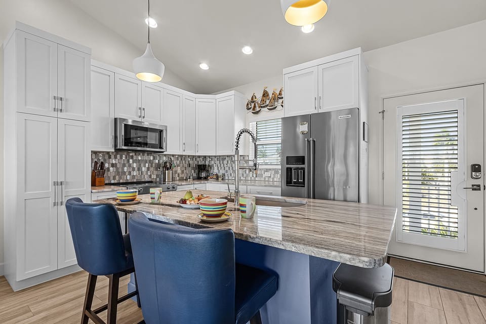 Fully equipped kitchen with crockpot