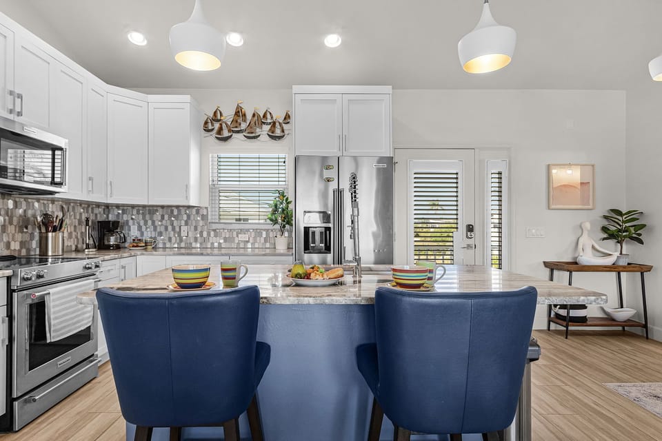 Fully equipped kitchen with crockpot