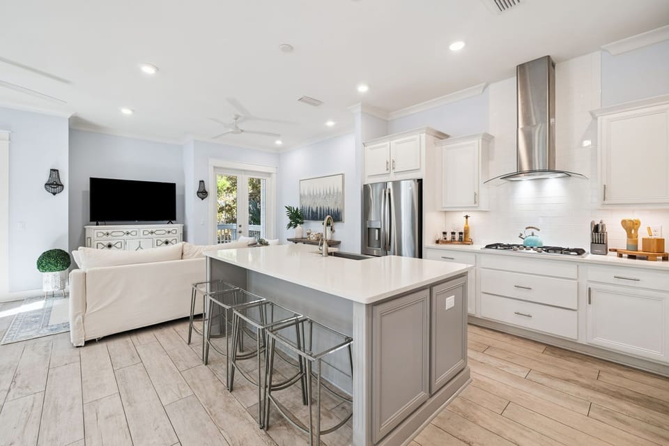 Large Entertaining Area