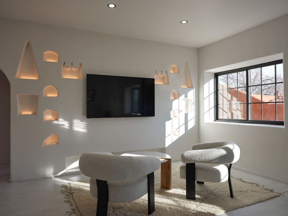 The Nicho as Art: Geometric forms and deep recesses become the art themselves.