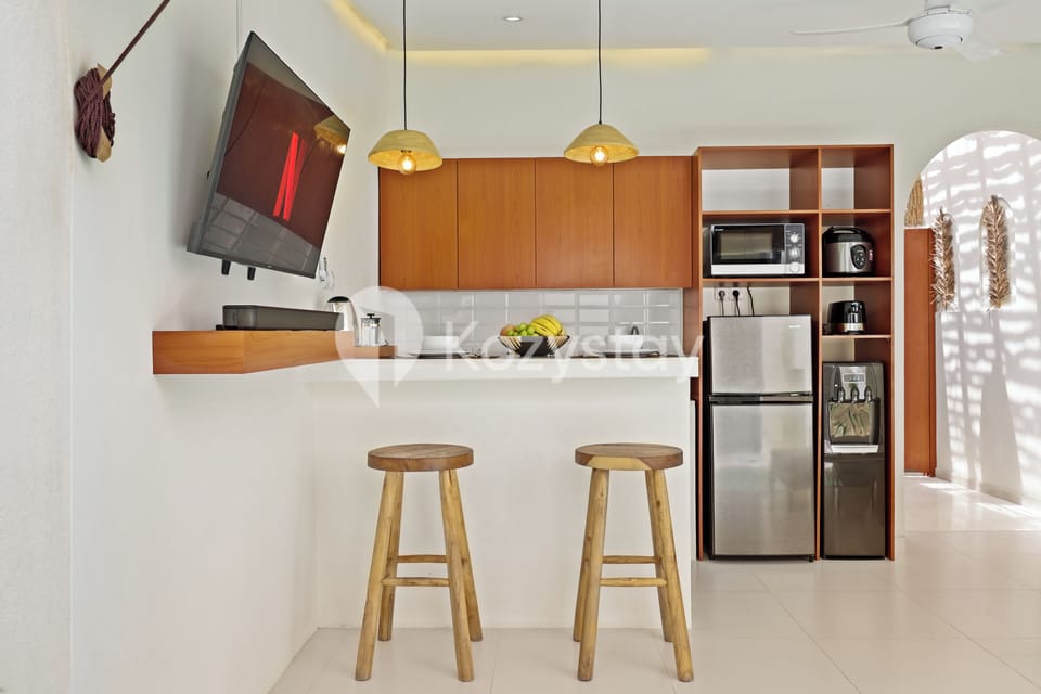 Villa, 2 Bedrooms, Pool View | Dining room
