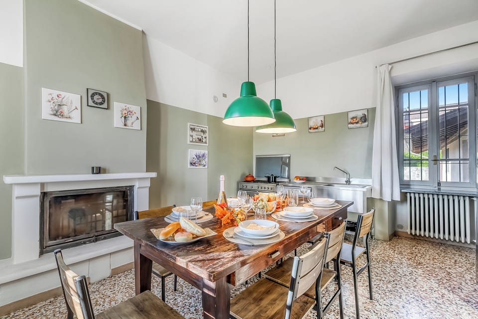 Family Villa, 4 Bedrooms, 2 Bathrooms (Villino Maria Private Garden & Relax) | Dining