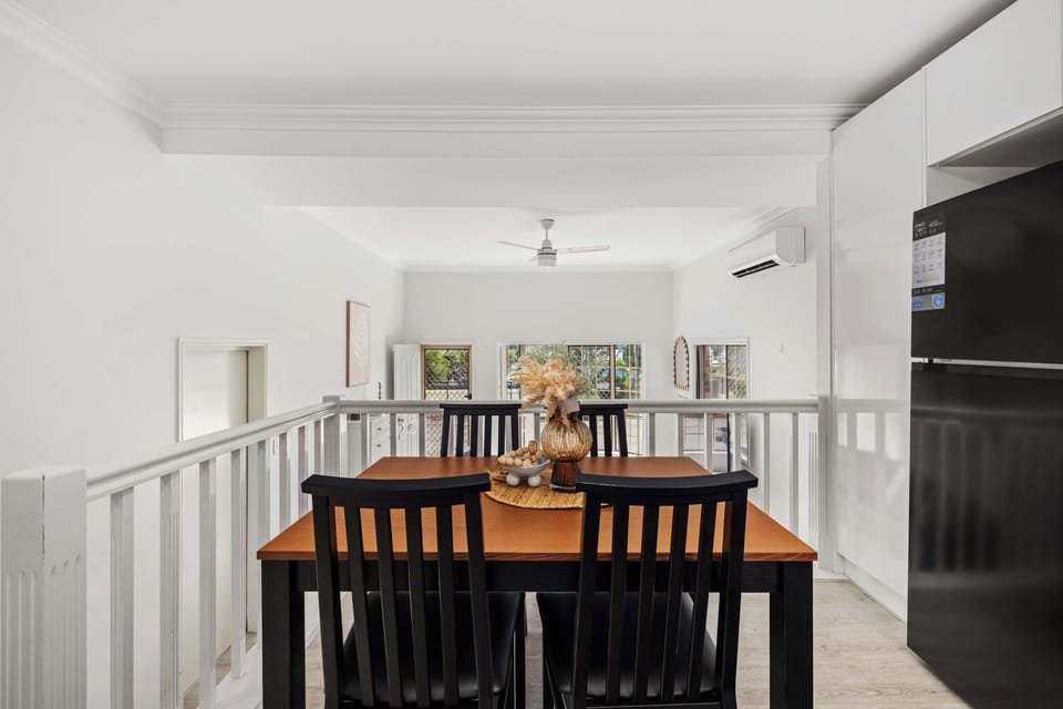 Kitchen & Dining Area