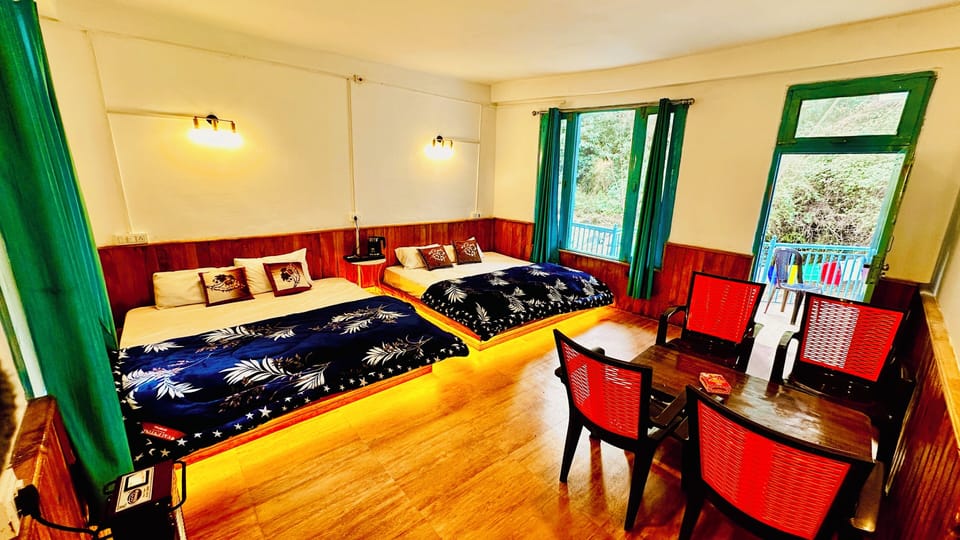 Standard Double Room | In-room safe, iron/ironing board, free WiFi, bed sheets