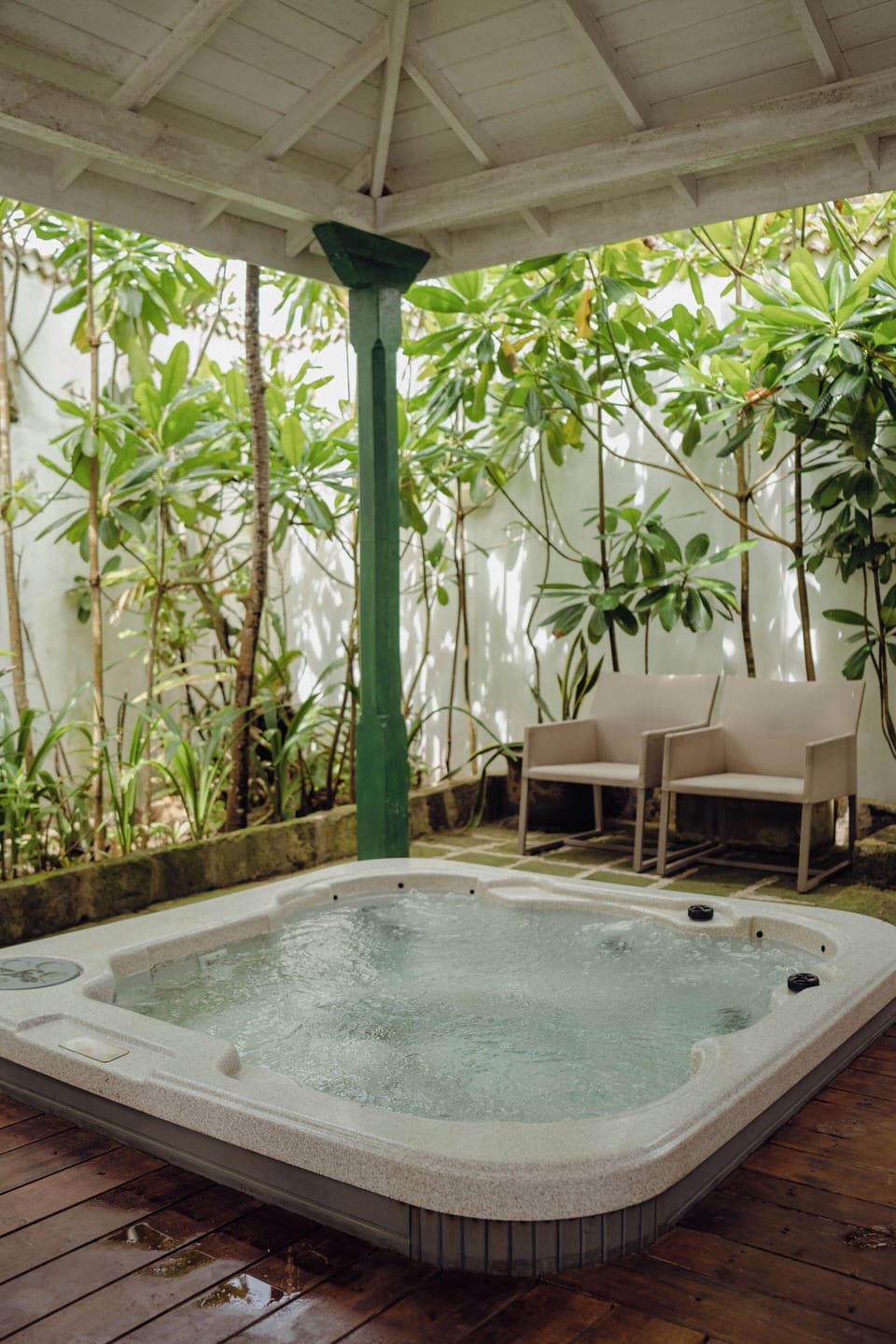 Private jacuzzi