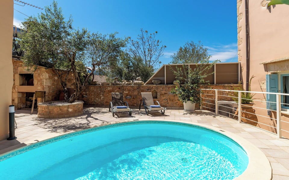 Building Exterior, Outdoor, Pool