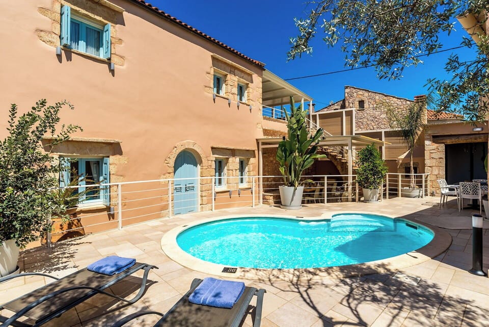 Building Exterior, Outdoor, Pool