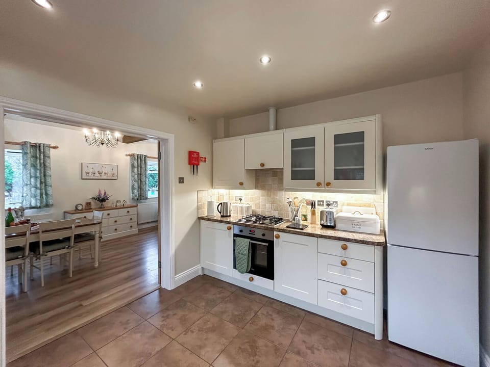 Kitchen | Rookery Farm Holiday Cottage, Bognor Regis