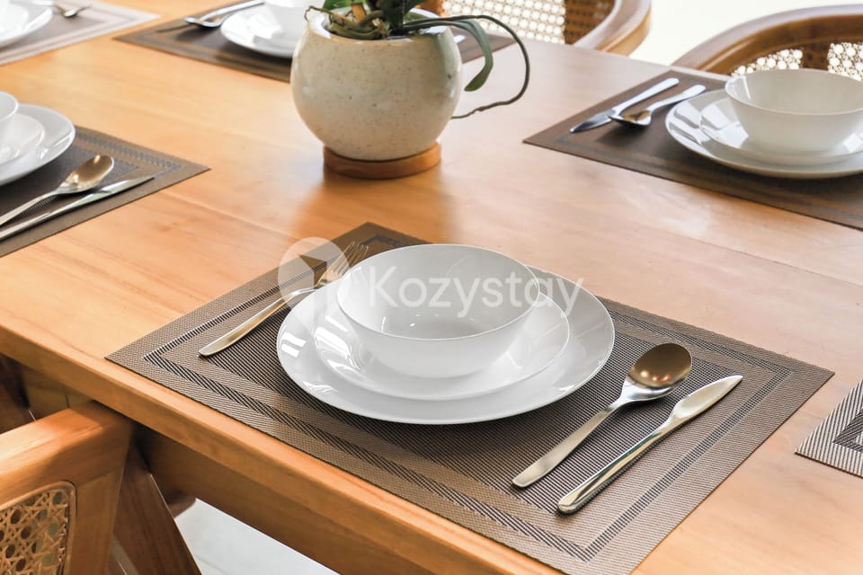 Villa, 3 Bedrooms, Pool View | Dining room