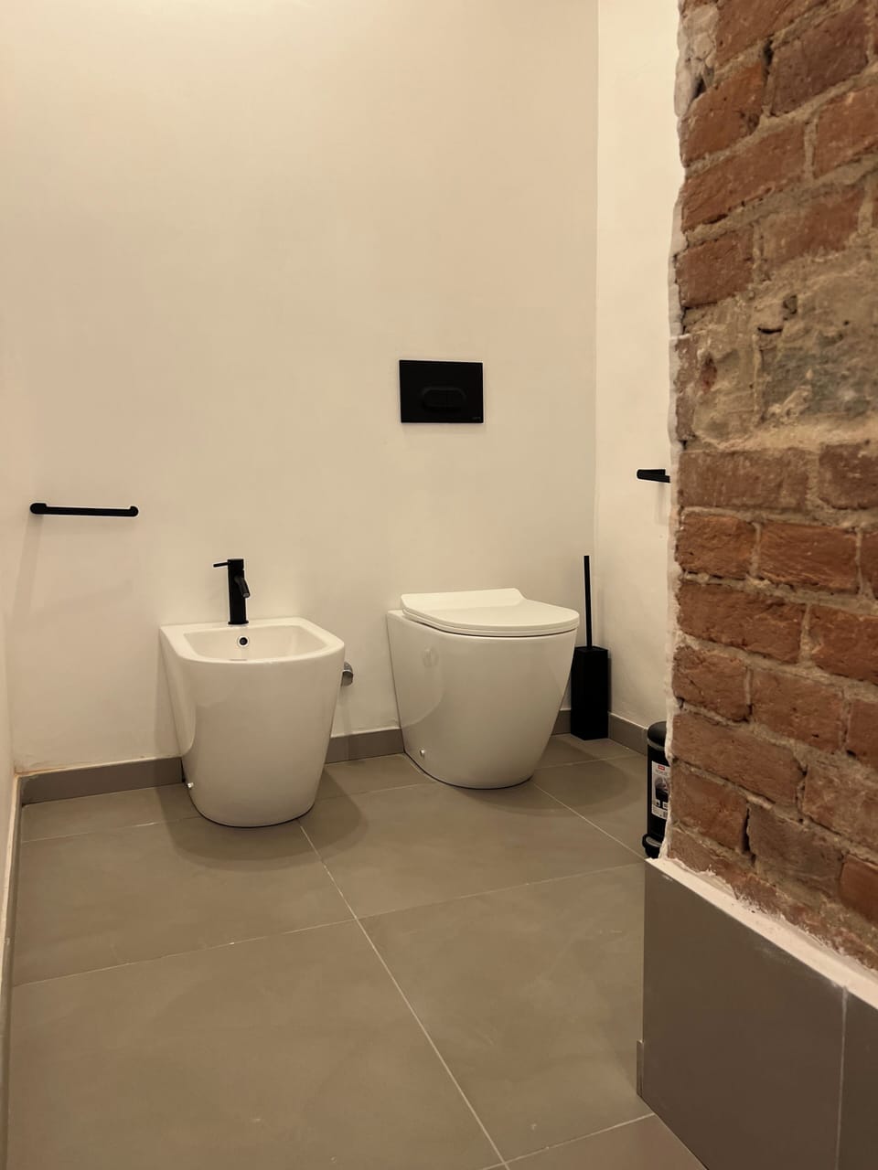Triple Room | Bathroom | Shower, bathrobes, bidet