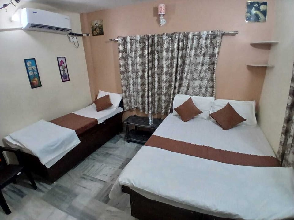 Triple Room | Rollaway beds, free WiFi, bed sheets