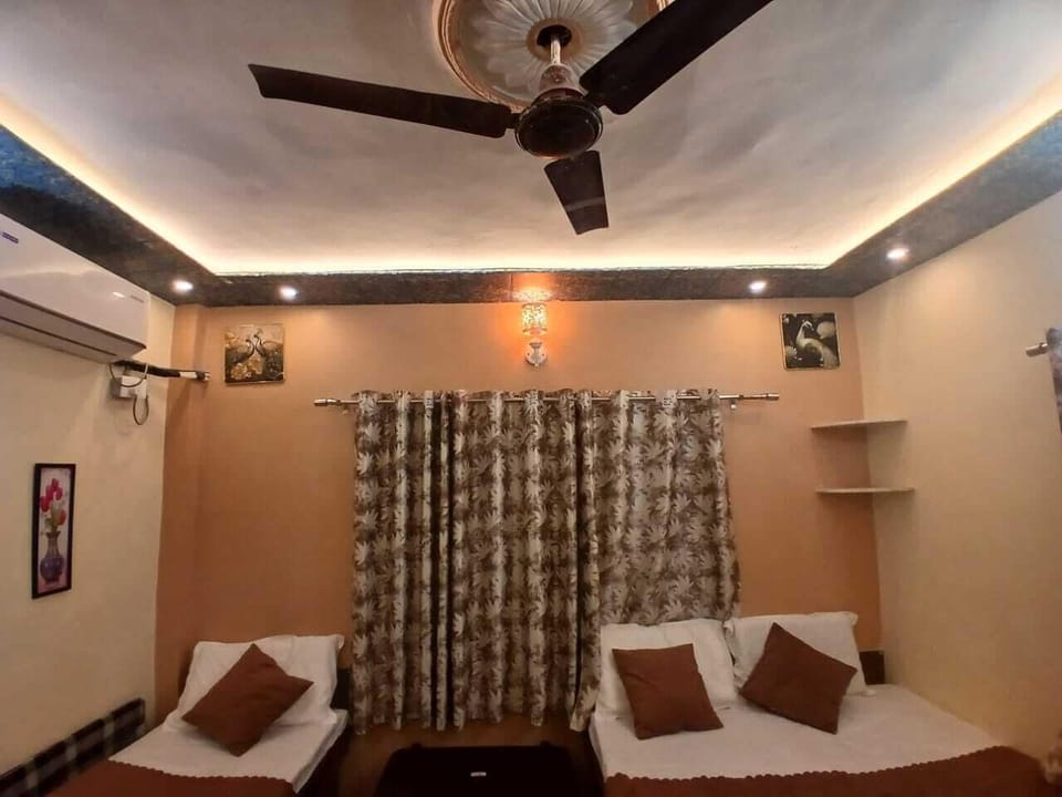 Triple Room | Rollaway beds, free WiFi, bed sheets