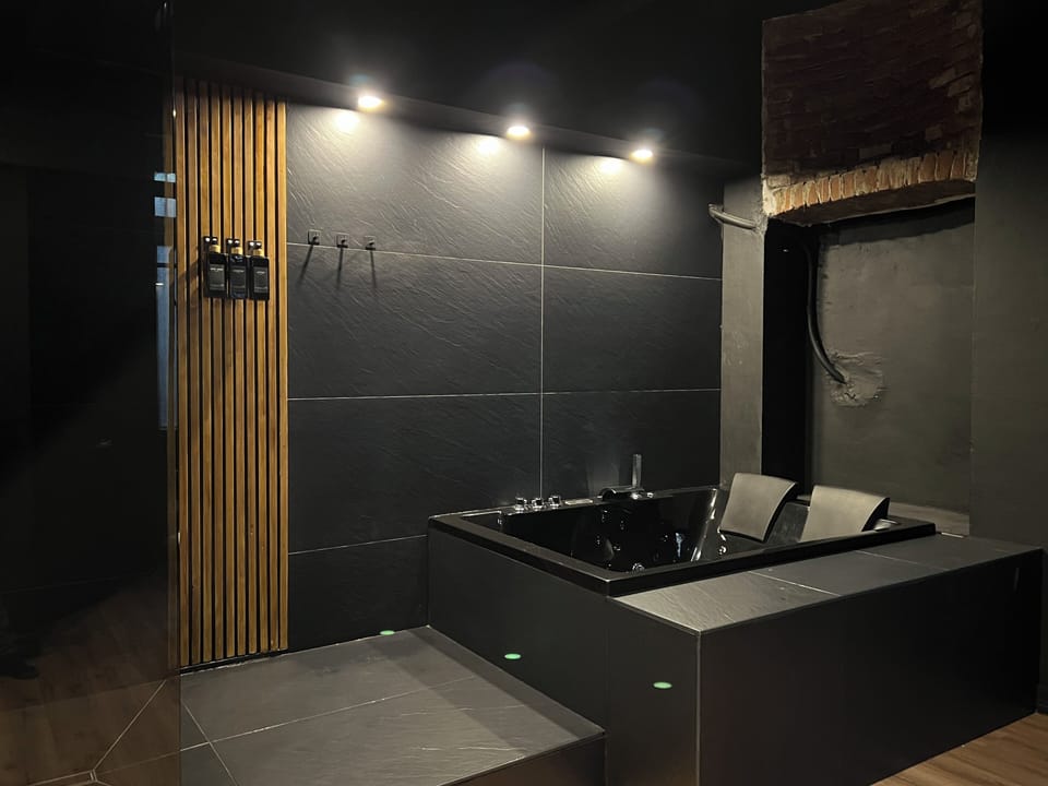 Luxury Triple Room | Bathroom