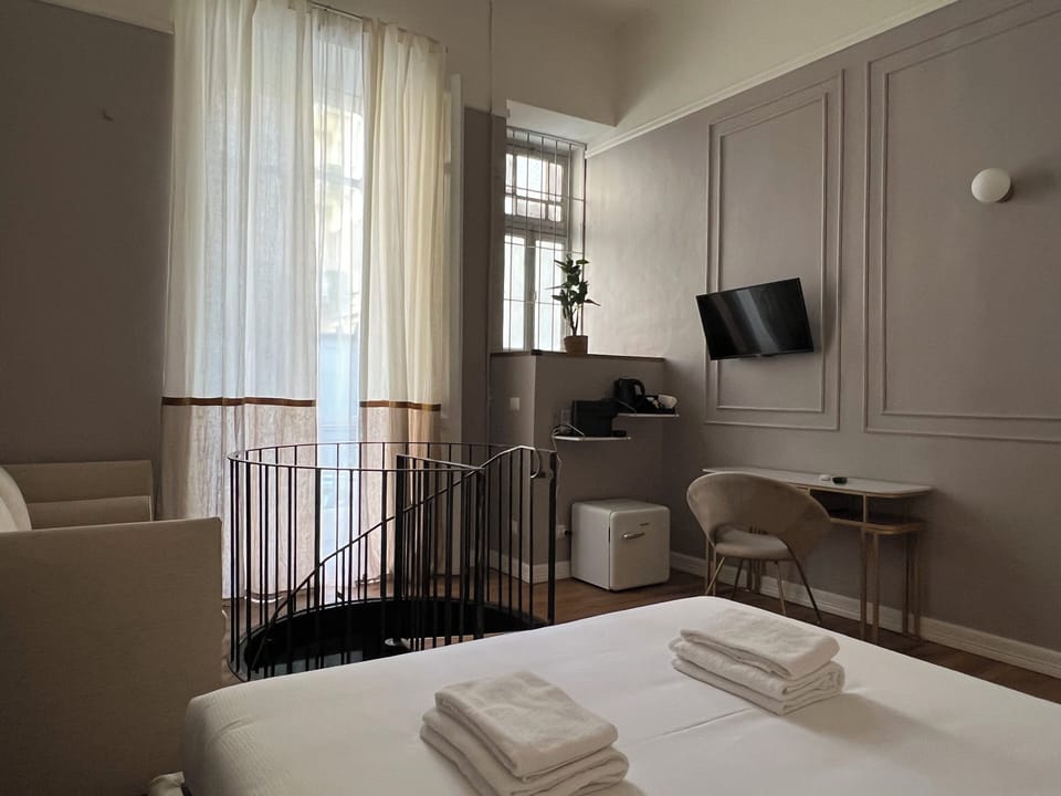 Luxury Triple Room | Iron/ironing board