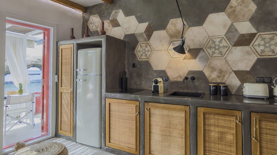 Deluxe House, Sea View | Private kitchen | Espresso maker, coffee/tea maker, electric kettle, dining tables