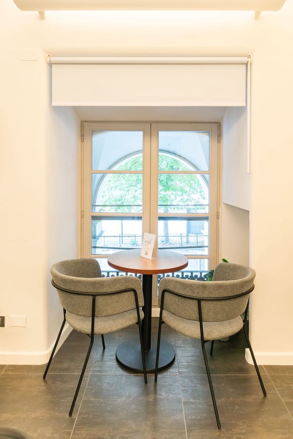 Deluxe Suite | Iron/ironing board