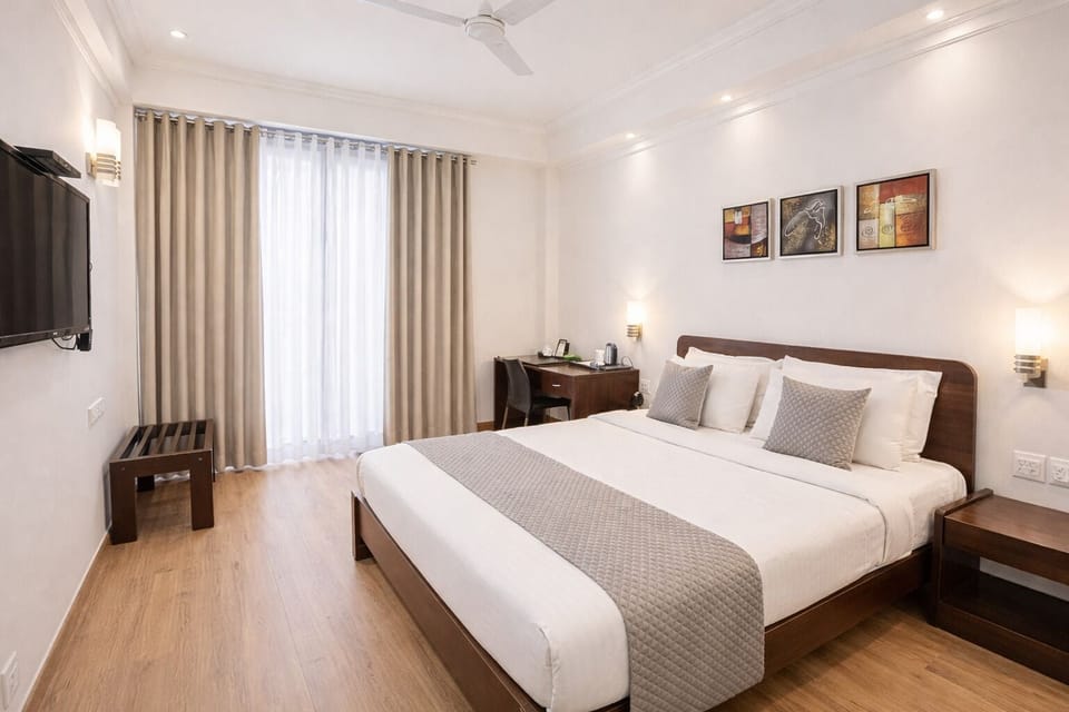 Executive Double Room | Individually decorated, individually furnished, desk, laptop workspace