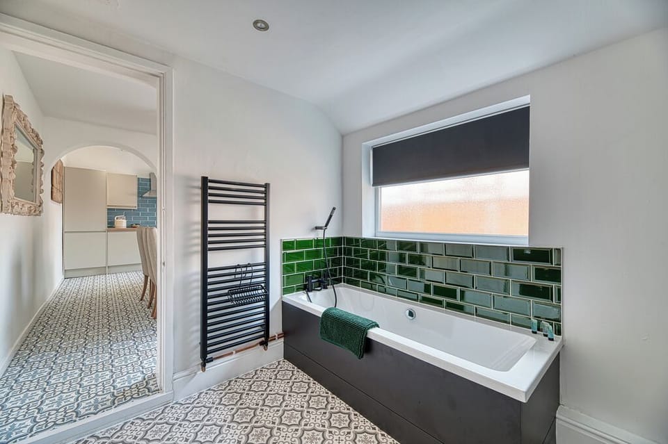 Three Bed Apartment by Guestz House in Lytham St Annes