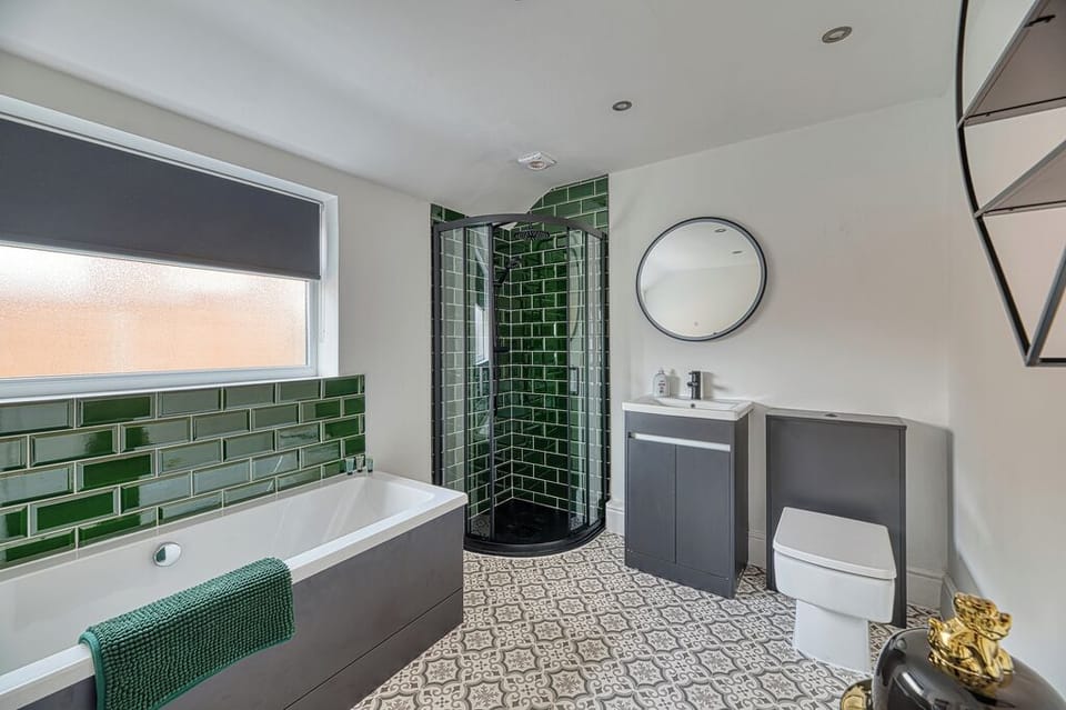Three Bed Apartment by Guestz House in Lytham St Annes
