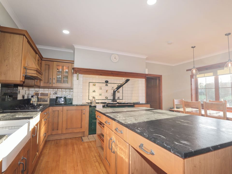Dishwasher, cookware/dishes/utensils