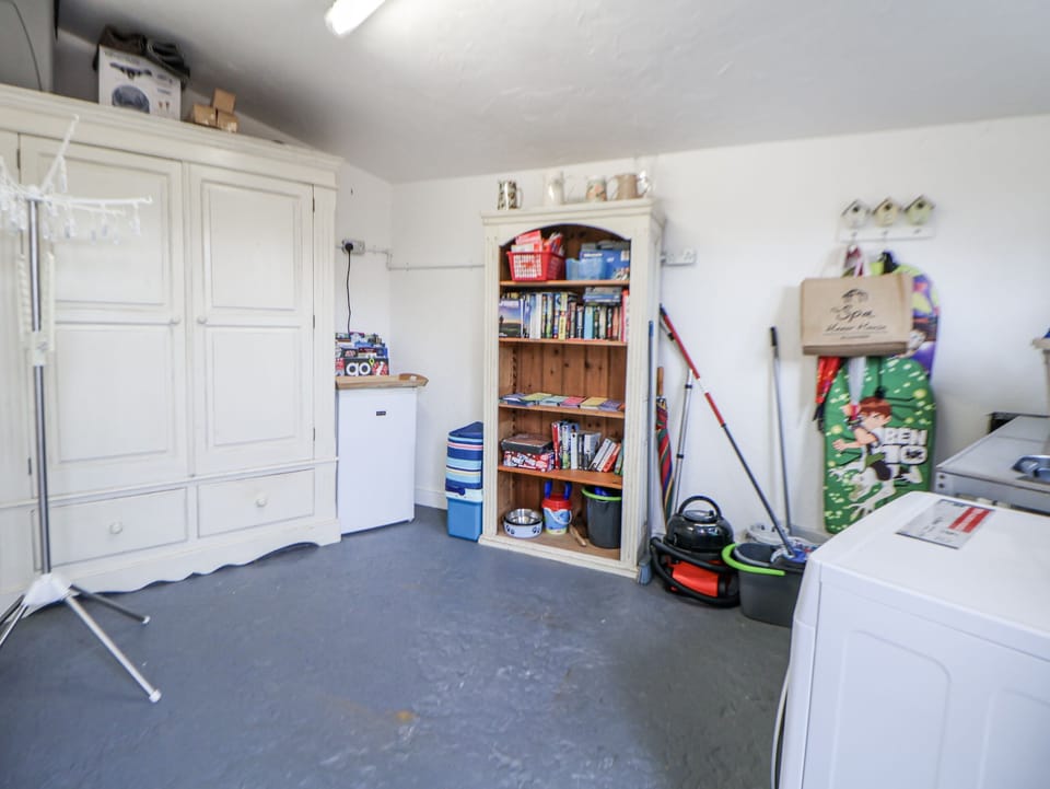 Cottage | Interior
