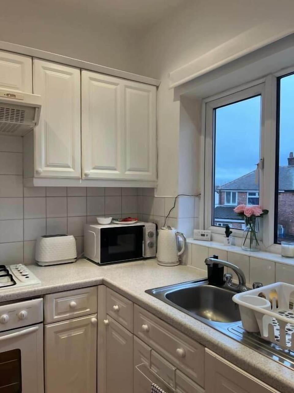 Apartment, City View | Private kitchen | Electric kettle