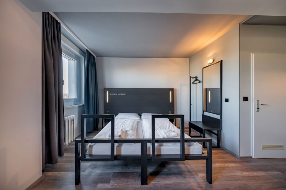 Twin Room | In-room safe, desk, free WiFi, bed sheets