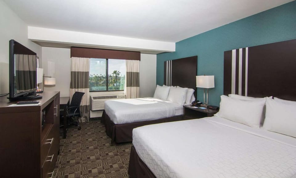 Standard Room with Two Queen Beds