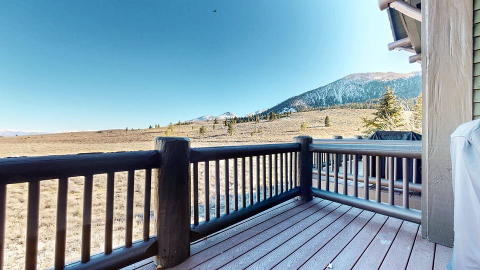 Condo, 5 Bedrooms | Property grounds
