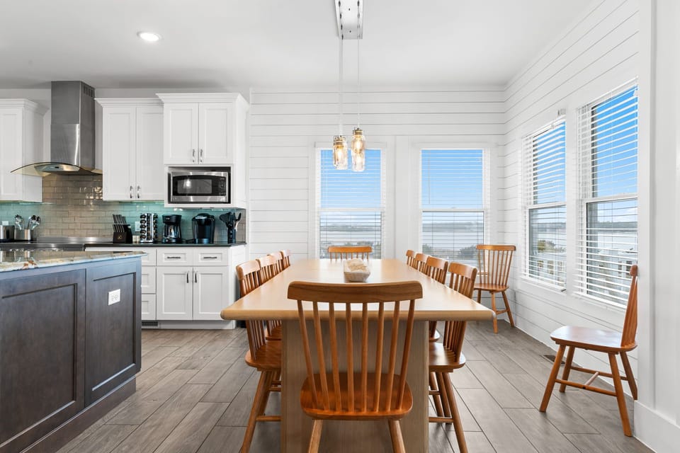 Dining table with seating for up to 10 guests. 