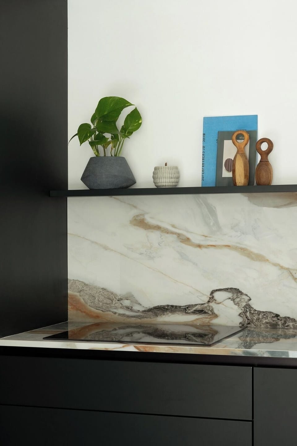 Deluxe Apartment, 2 Bedrooms, with Balcony and Parking | Free WiFi