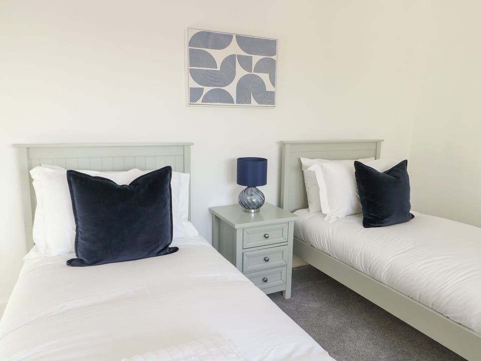 2 bedrooms, individually decorated, individually furnished, free WiFi