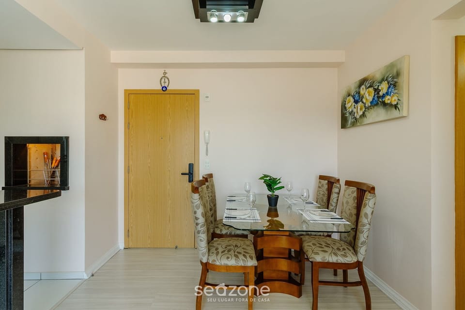Basic Apartment | Dining