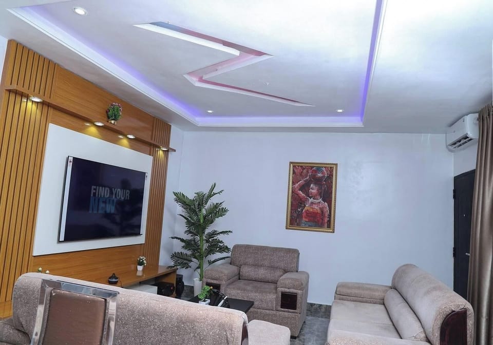 Deluxe Apartment, Balcony, City View | Living area