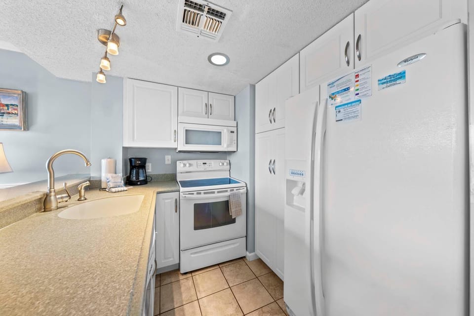 Condo, Multiple Beds (GS Plantation West - RCC -1254) | Private kitchen | Oven, toaster
