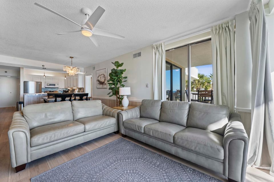 Condo, Multiple Beds (Romar Place 204) | Living area
