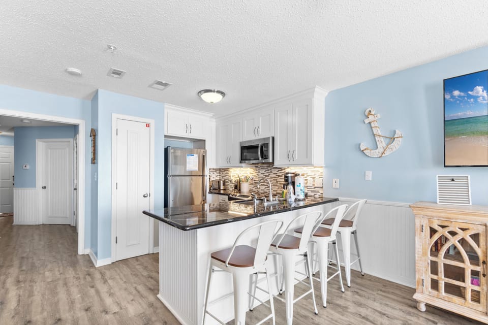 Signature Condo, 1 Bedroom, Balcony, Beach View | Private kitchen | Fridge, microwave, oven, stovetop
